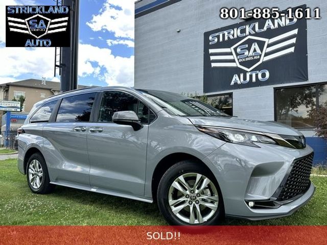 2022 Toyota Sienna XLE Woodland Edition AWD