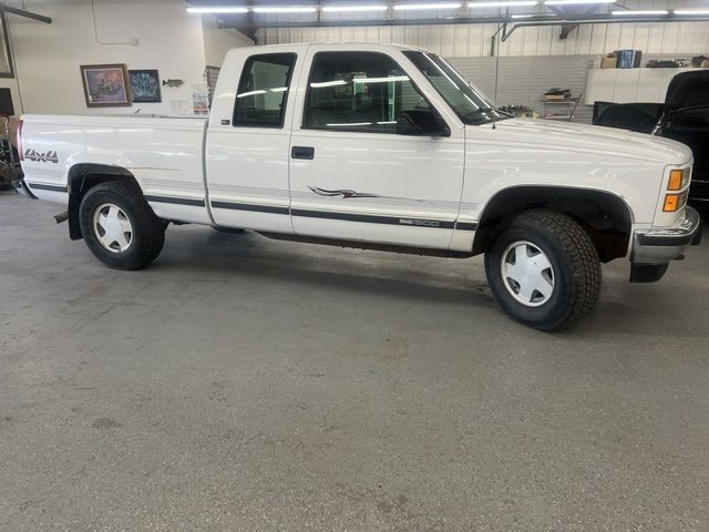 1997 GMC Sierra C/K 1500 Ext. Cab 8-ft. Bed 4WD