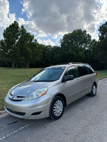 2007 Toyota Sienna LE FWD 8-Passenger Seating