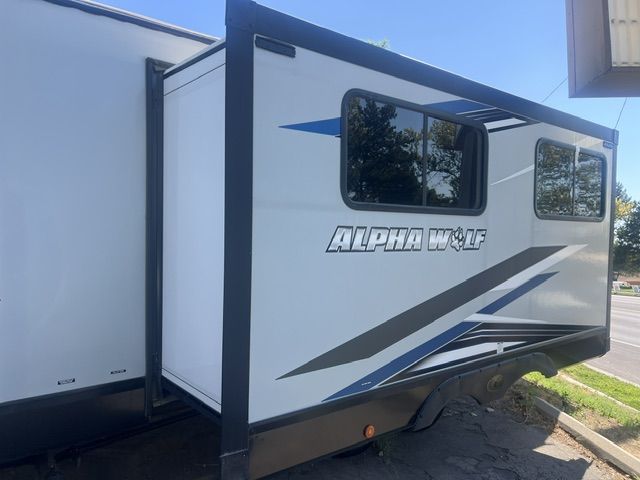 2022 Forest River Cherokee -ALPHA WOLF 30RDB-L