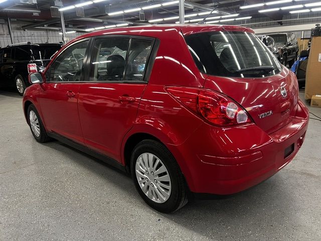 2011 Nissan Versa 1.8 S Hatchback