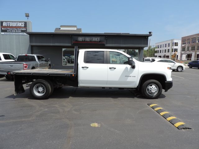 2024 Chevrolet Silverado 3500HD Crew Cab W/T Flatbed DRW 4WD
