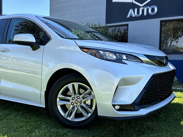 2024 Toyota Sienna XLE 7-Passenger AWD