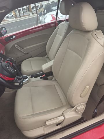 2014 Volkswagen Beetle 2.5L Convertible