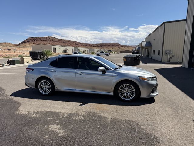 2019 Toyota Camry Hybrid LE