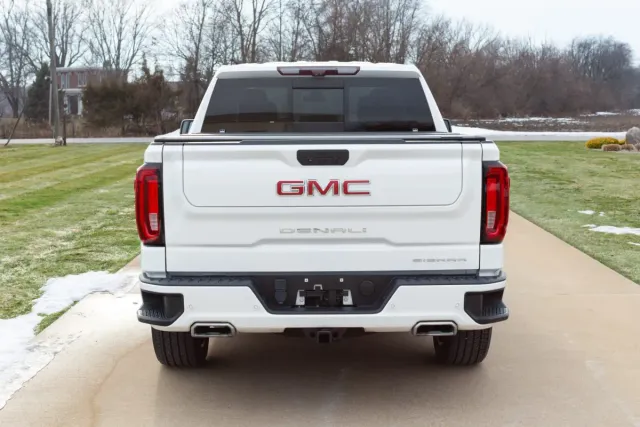 2020 GMC Sierra 1500 Denali Crew Cab Long Box 4WD