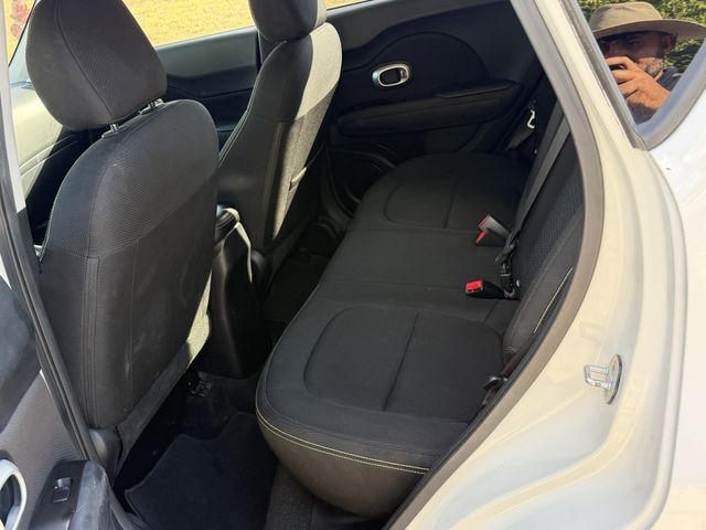 2016 Kia Soul + w/Primo Package