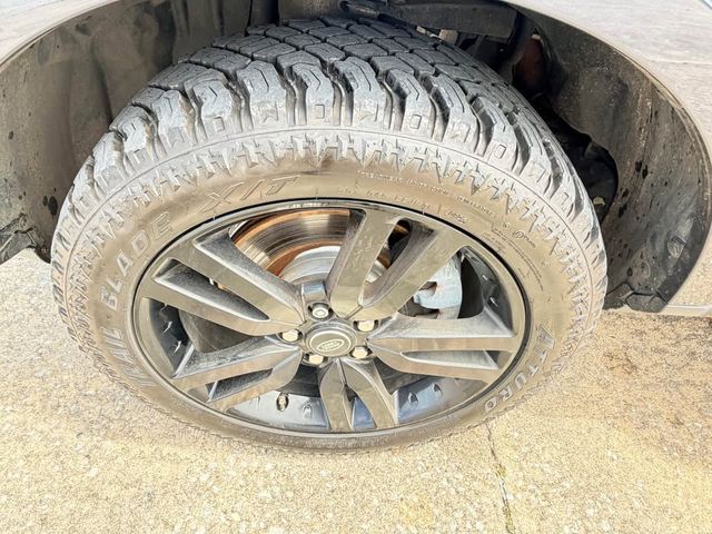 2015 Land Rover LR4 Base