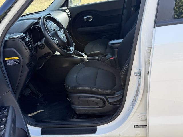 2016 Kia Soul + w/Primo Package