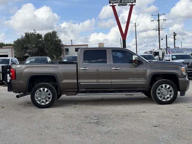 2015 GMC Sierra 2500HD Denali Crew Cab 4WD