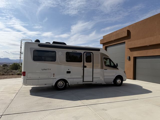 2018 Mercedes-Benz Leisure Travel Unity U24FX