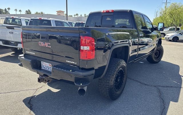 2016 GMC Sierra 2500HD Denali Crew Cab 4WD