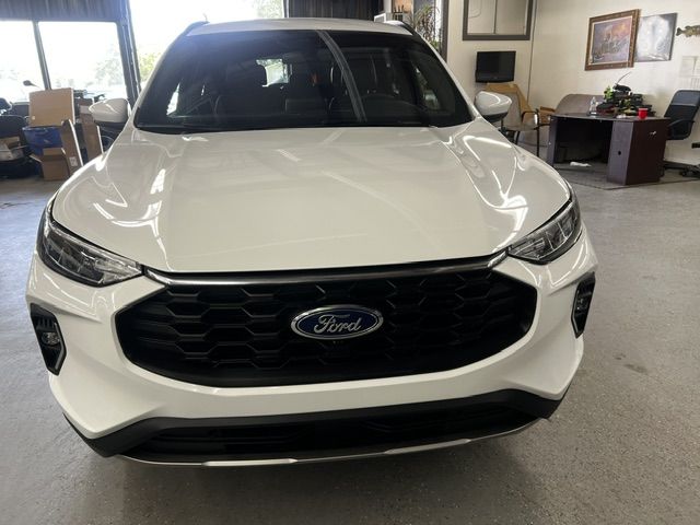 2023 Ford Escape ST-Line Select  Hybrid AWD