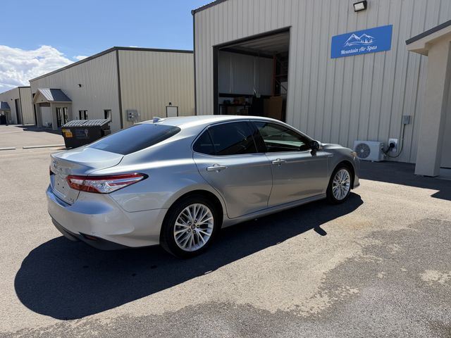 2019 Toyota Camry Hybrid LE
