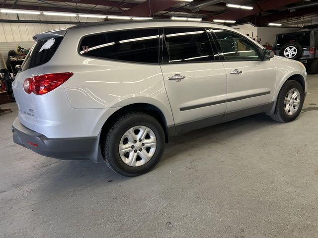 2011 Chevrolet Traverse LS AWD w/PDC