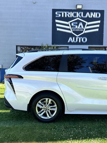 2024 Toyota Sienna XLE 7-Passenger AWD
