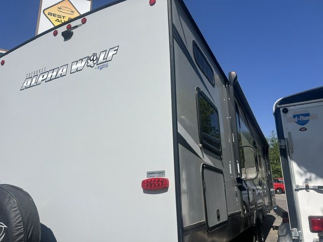2022 Forest River Cherokee -ALPHA WOLF 30RDB-L