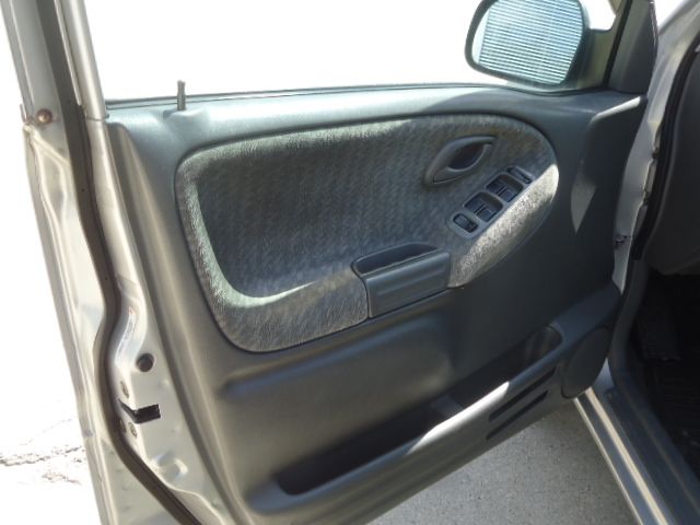 2002 Suzuki Vitara JX 4-Door