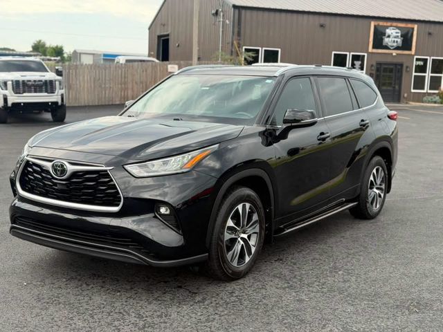 2020 Toyota Highlander XLE AWD V6