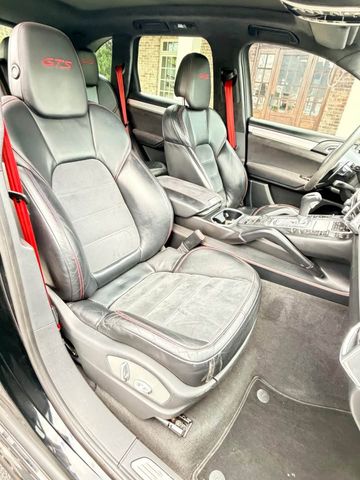 2014 Porsche Cayenne GTS