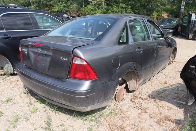 2005 Ford Focus ZX4 SES