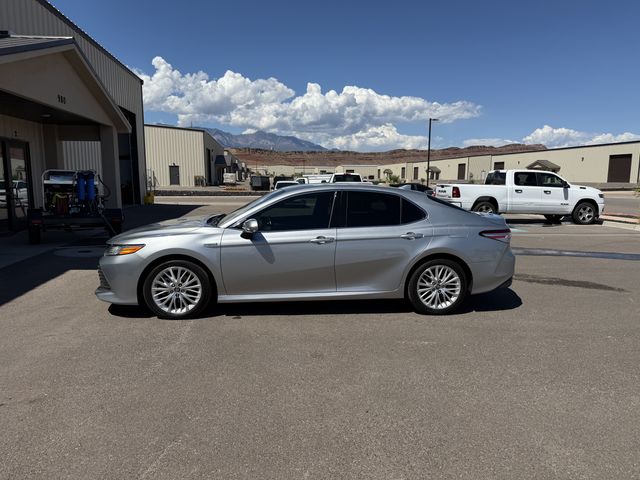 2019 Toyota Camry Hybrid LE