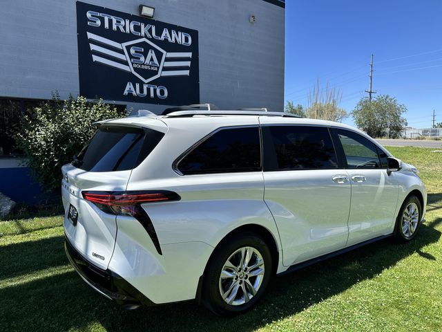 2025 Toyota Sienna Limited 7-Passenger
