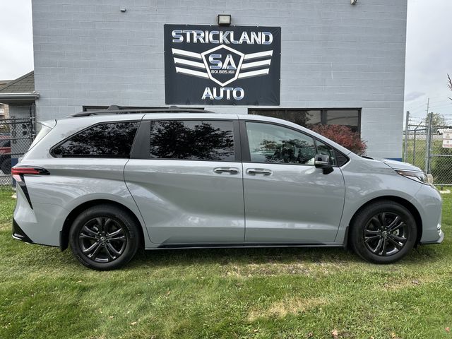 2025 Toyota Sienna XSE 7-Passenger AWD
