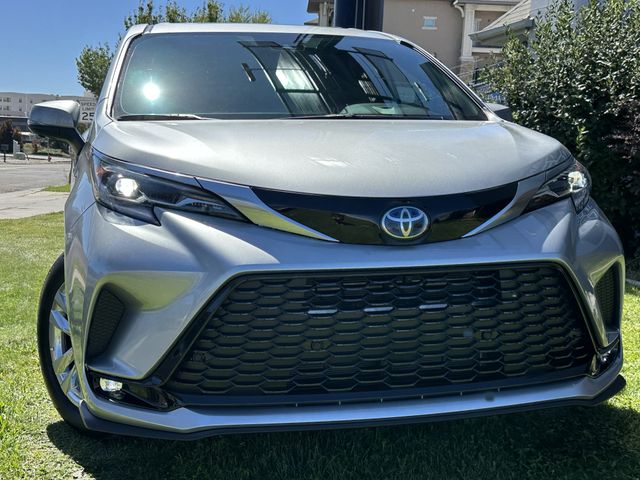 2025 Toyota Sienna Platinum 7-Passenger AWD