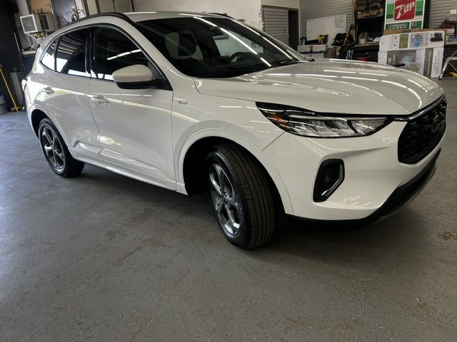 2023 Ford Escape ST-Line Select  Hybrid AWD