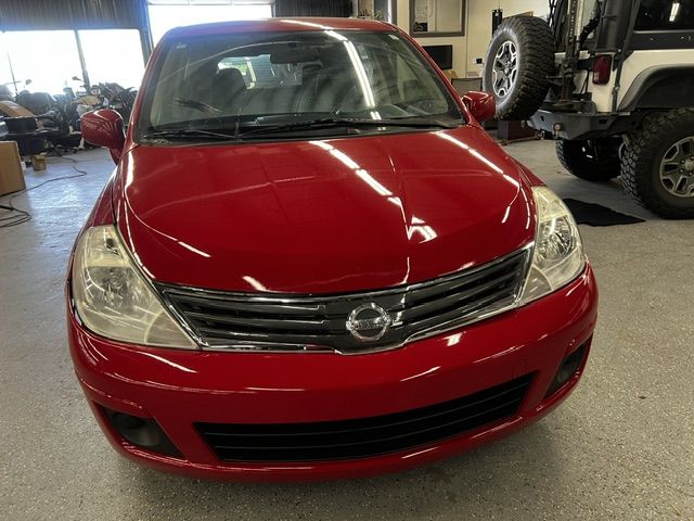 2011 Nissan Versa 1.8 S Hatchback