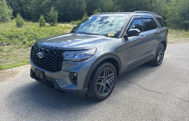 2025 Ford Explorer ST-Line AWD