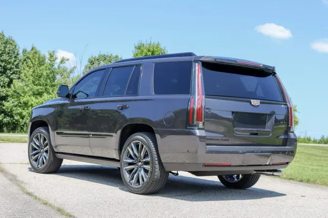 2018 Cadillac Escalade Premium 2WD