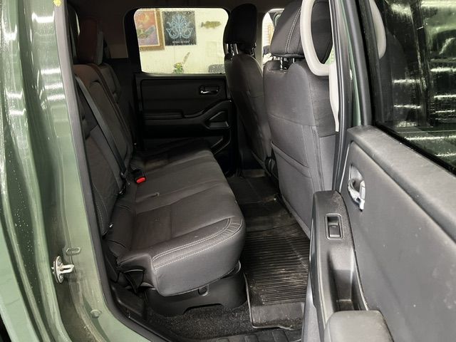 2023 Nissan Frontier SL Crew Cab 4WD