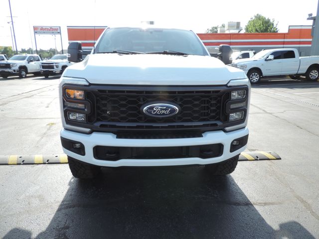 2023 Ford F-250 SD Crew Cab STX FX4 4WD