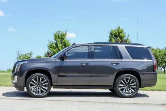 2018 Cadillac Escalade Premium 2WD