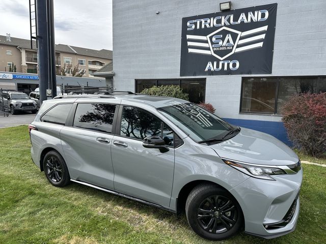 2025 Toyota Sienna XSE 7-Passenger AWD