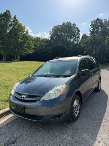 2006 Toyota Sienna LE 8-Passenger