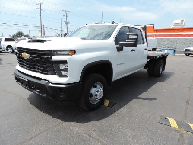 2024 Chevrolet Silverado 3500HD Crew Cab W/T Flatbed DRW 4WD