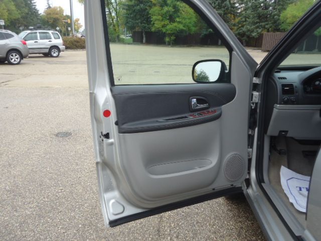 2009 Chevrolet Uplander LS 1LS