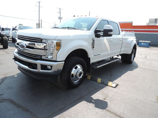 2019 Ford F-350 SD Crew Cab Lariat DRW FX4 4WD