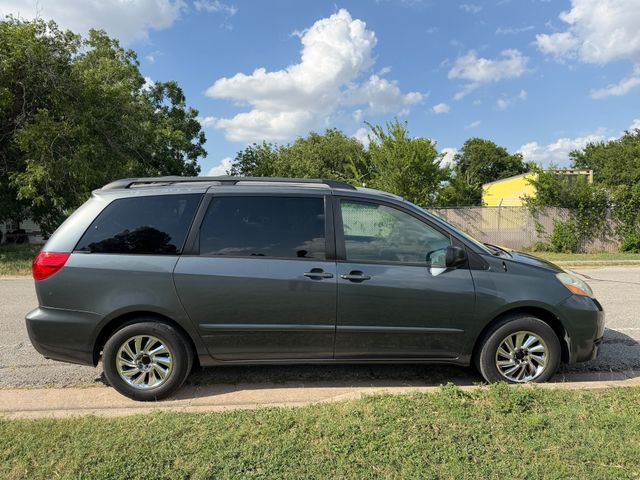 2006 Toyota Sienna LE 8-Passenger