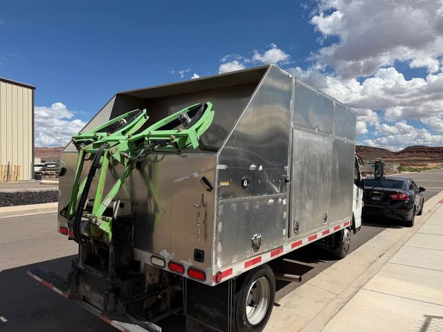 2020 Mitsubishi Fuso FEC72S Trash Can Cleaning Truck