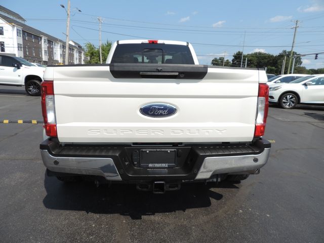 2019 Ford F-350 SD Crew Cab Lariat DRW FX4 4WD