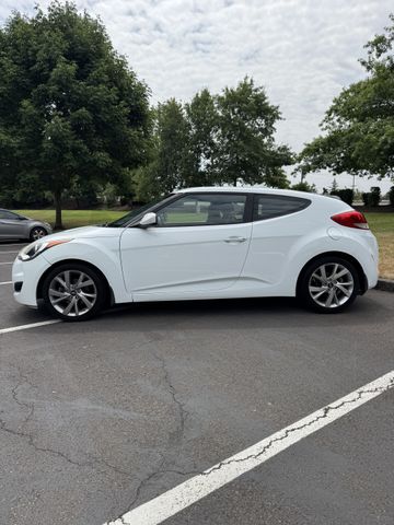 2016 Hyundai Veloster Base 6MT