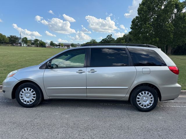 2007 Toyota Sienna LE FWD 8-Passenger Seating