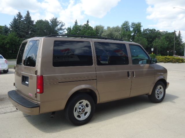 2005 GMC Safari Passenger Van