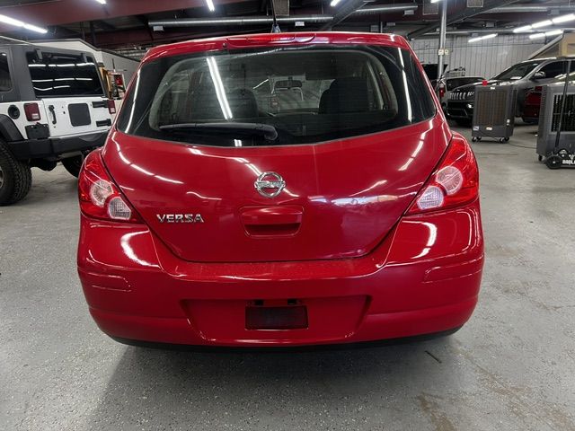 2011 Nissan Versa 1.8 S Hatchback