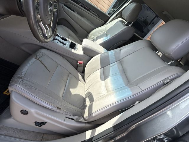 2012 Jeep Grand Cherokee Laredo 2WD