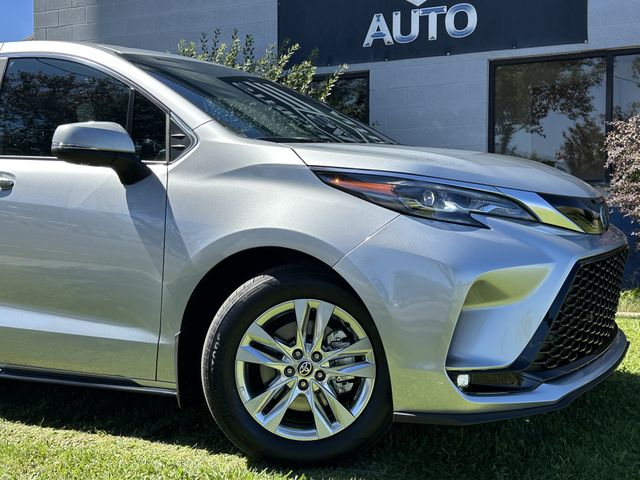 2025 Toyota Sienna Platinum 7-Passenger AWD